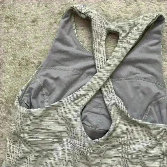 Lululemon top - Picture 4 of 5